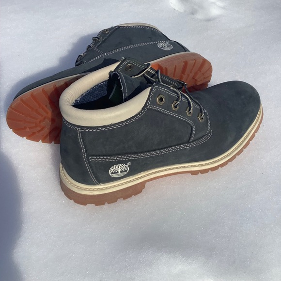Timberland Lace Up Ankle Boots Navy Suede Beige Collar Gum Sole Women 9.5 - Picture 2 of 11